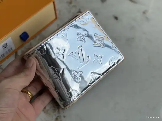 Cheap VUITTON LOUIS SLENDER WALLET 0519